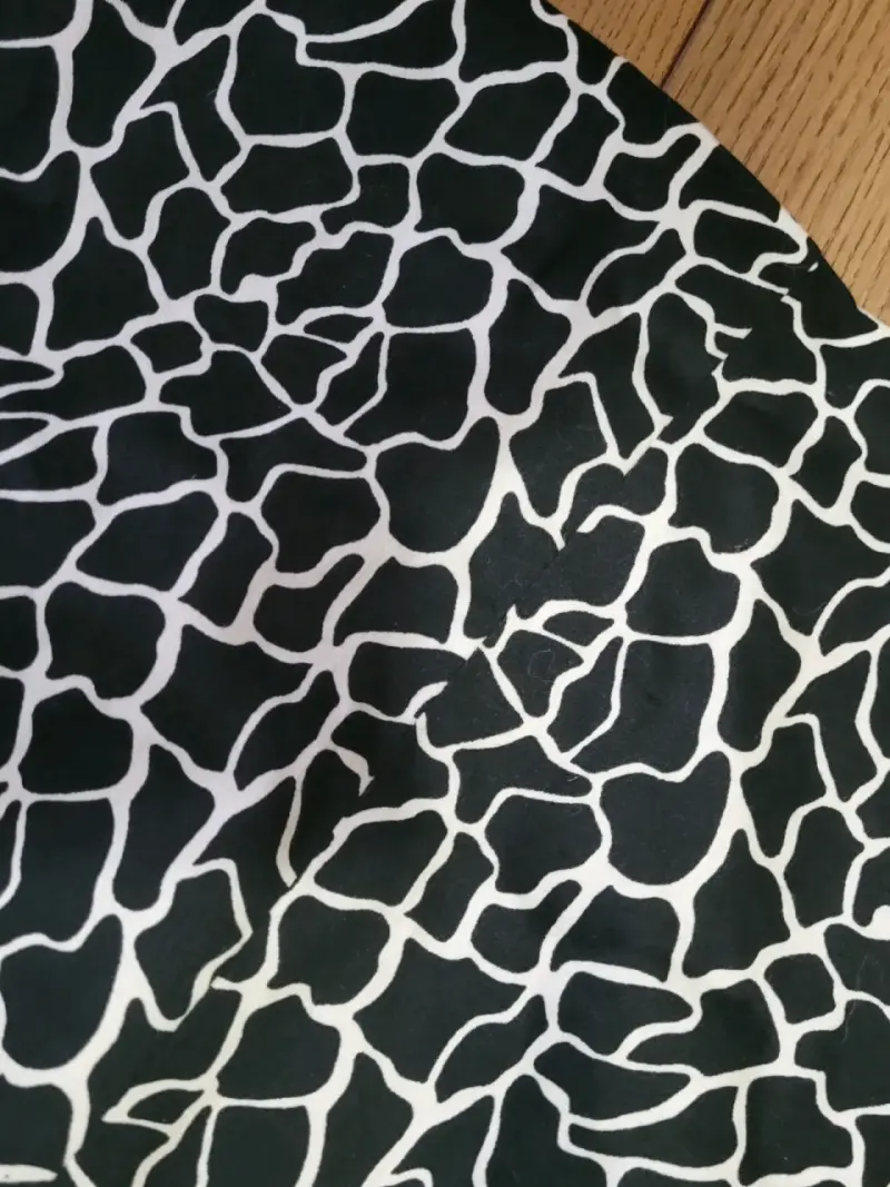 Abrigo estampado blanco y negro para mujer - 2