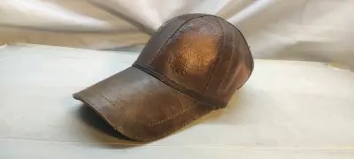 Gorra de cuero marrón estilo vintage - miniatura 1