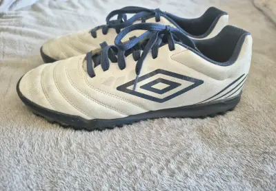 Zapatillas de fútbol sala Umbro blancas - miniatura 2