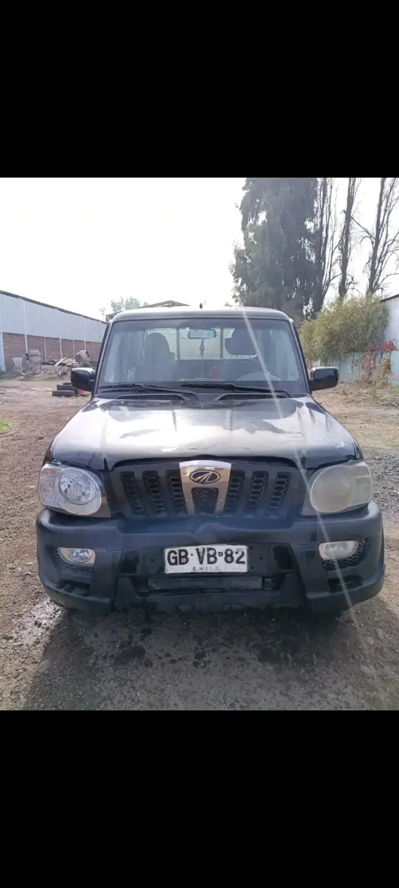 Camioneta pickup negra en buen estado - 3