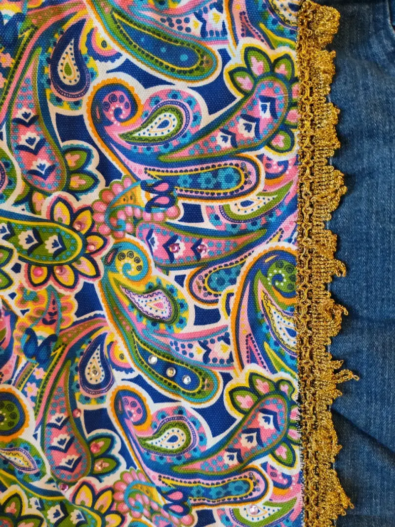 Chaqueta mezclilla con aplicaciones - 3