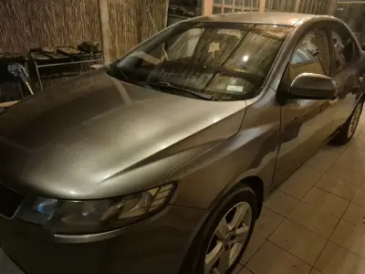 Kia Cerato 2012 1.6 - miniatura 1