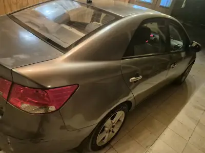 Kia Cerato 2012 1.6 - miniatura 3