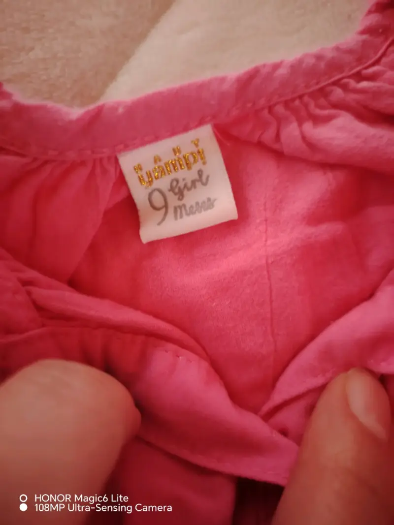 Blusa rosada para niña con detalles bordados - 2