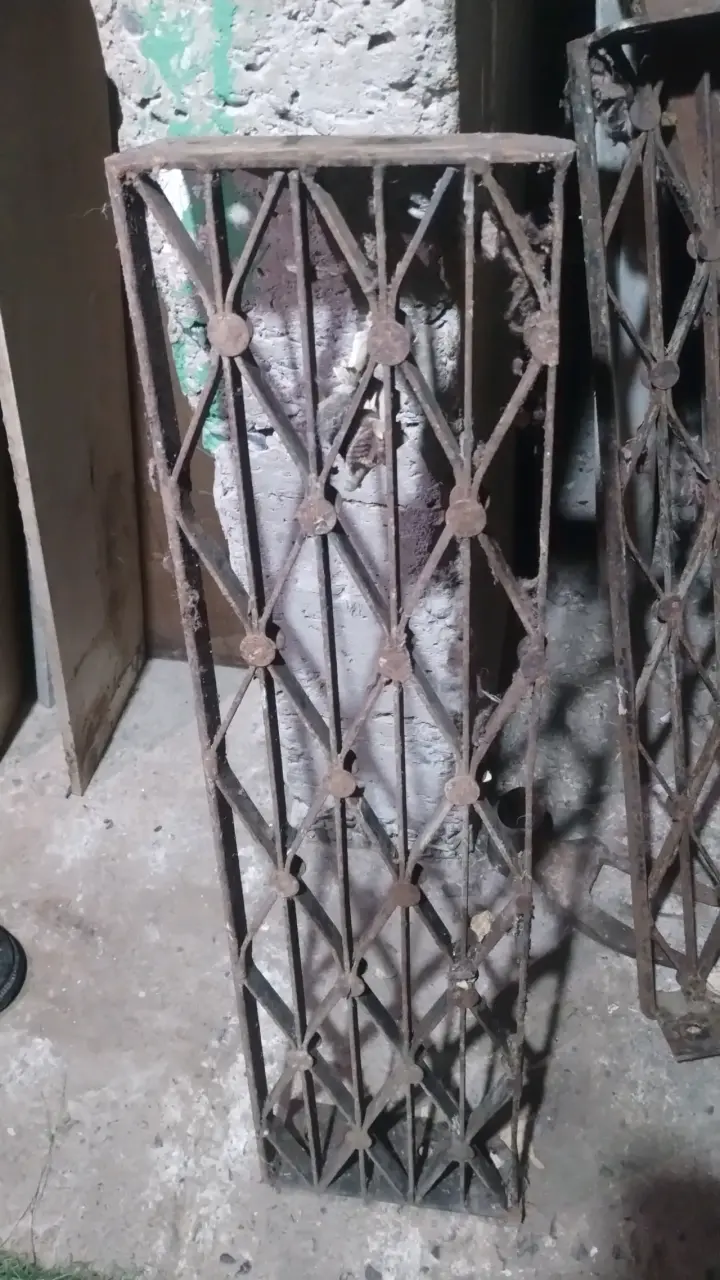 Escalera de fierro usado para casa o galpón - 1