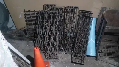 Escalera de fierro usado para casa o galpón - miniatura 2