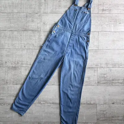 Overol de mezclilla azul para mujer - miniatura 2
