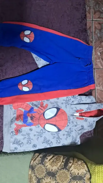 Conjunto de ropa infantil con polerón y pantalones - miniatura 2