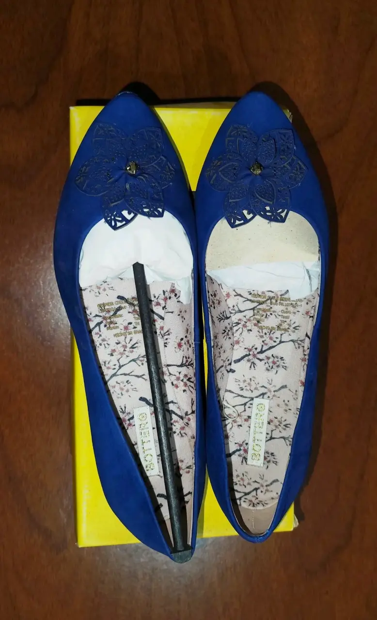 Bailarinas azules con diseño floral - 2