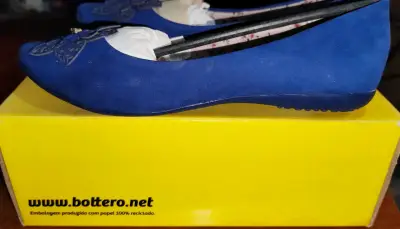 Bailarinas azules con diseño floral - miniatura 5