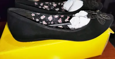 Bailarinas negras con detalle floral Bottero - miniatura 2