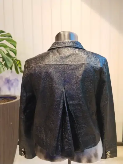 Chaqueta Negra de Cuero real para Mujer - miniatura 3
