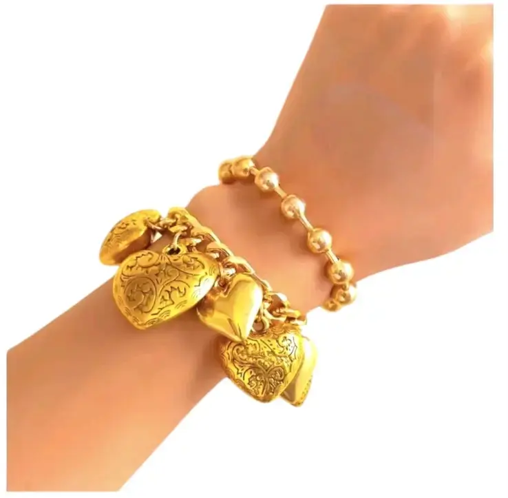 Set de pulseras doradas con corazones+aros - 2