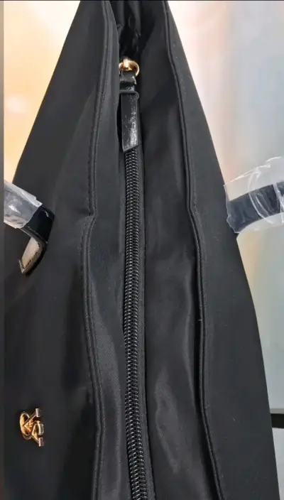 Bolso tote negro Victoria's Secret elegante - miniatura 2