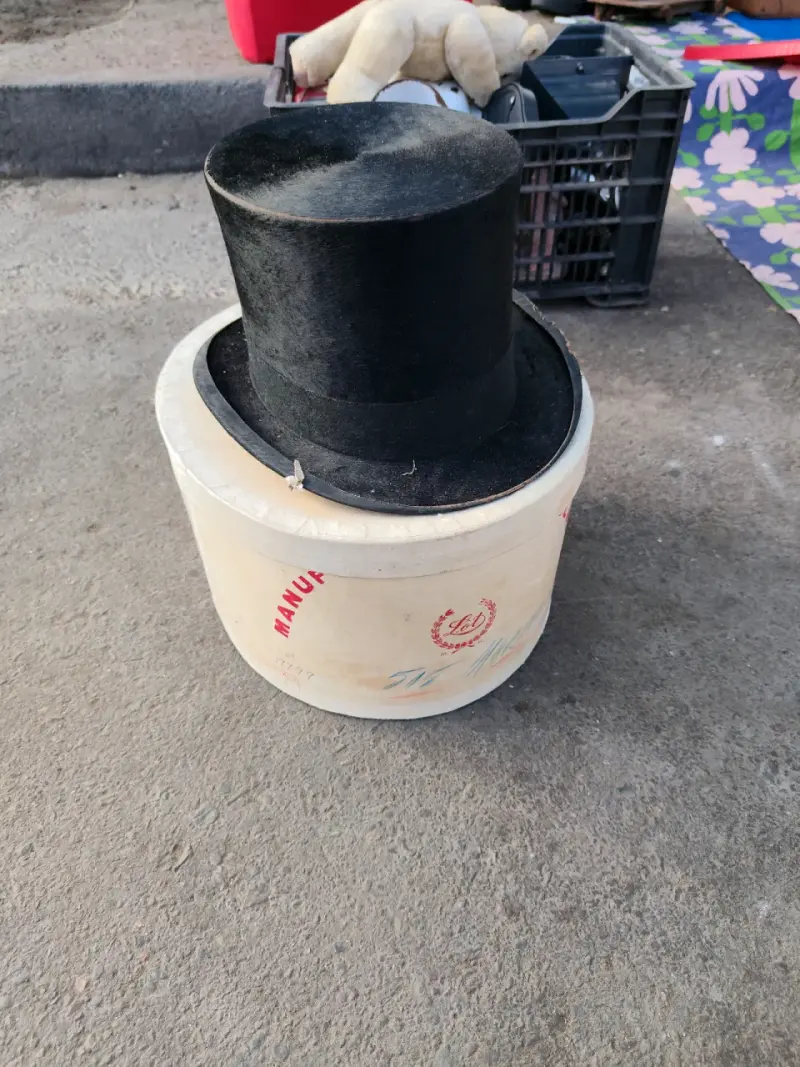 Sombrero de copa vintage negro con caja