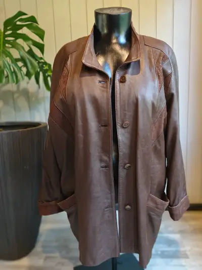 Chaqueta de cuero marrón para mujer - miniatura 1