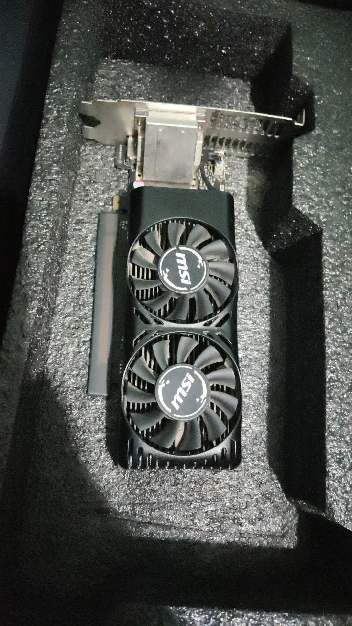 Tarjeta gráfica MSI con doble ventilador - 1
