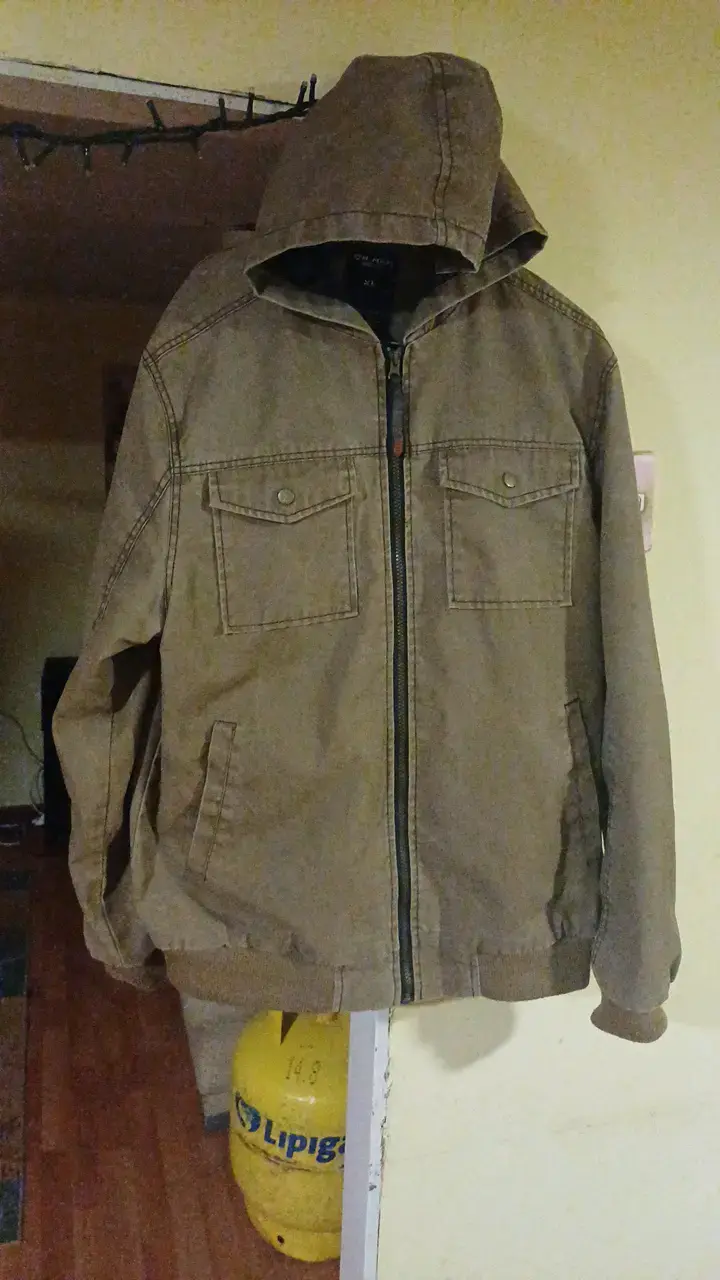 Chaqueta con capucha marrón para hombre - 1
