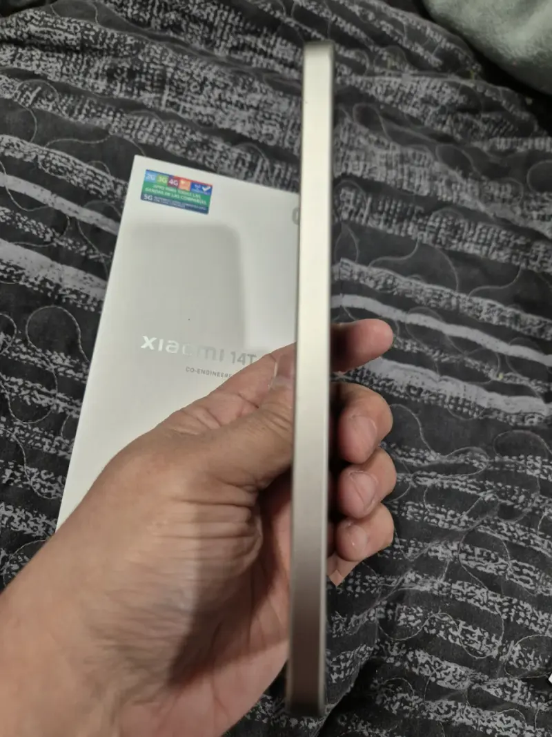 Xiaomi 14T con caja y accesorios - 3