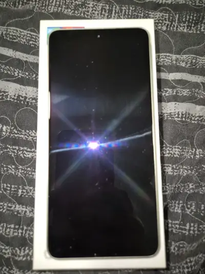 Xiaomi 14T con caja y accesorios - miniatura 4