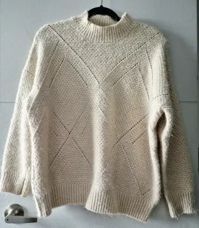 Suéter de lana beige para mujer - miniatura 1