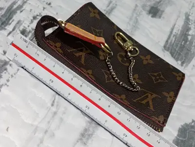 Monedero monocromático - miniatura 3