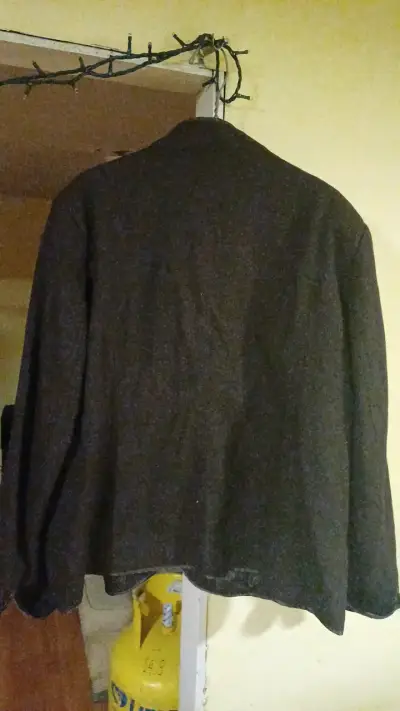 Chaqueta negra con detalles brillantes para mujer - miniatura 2