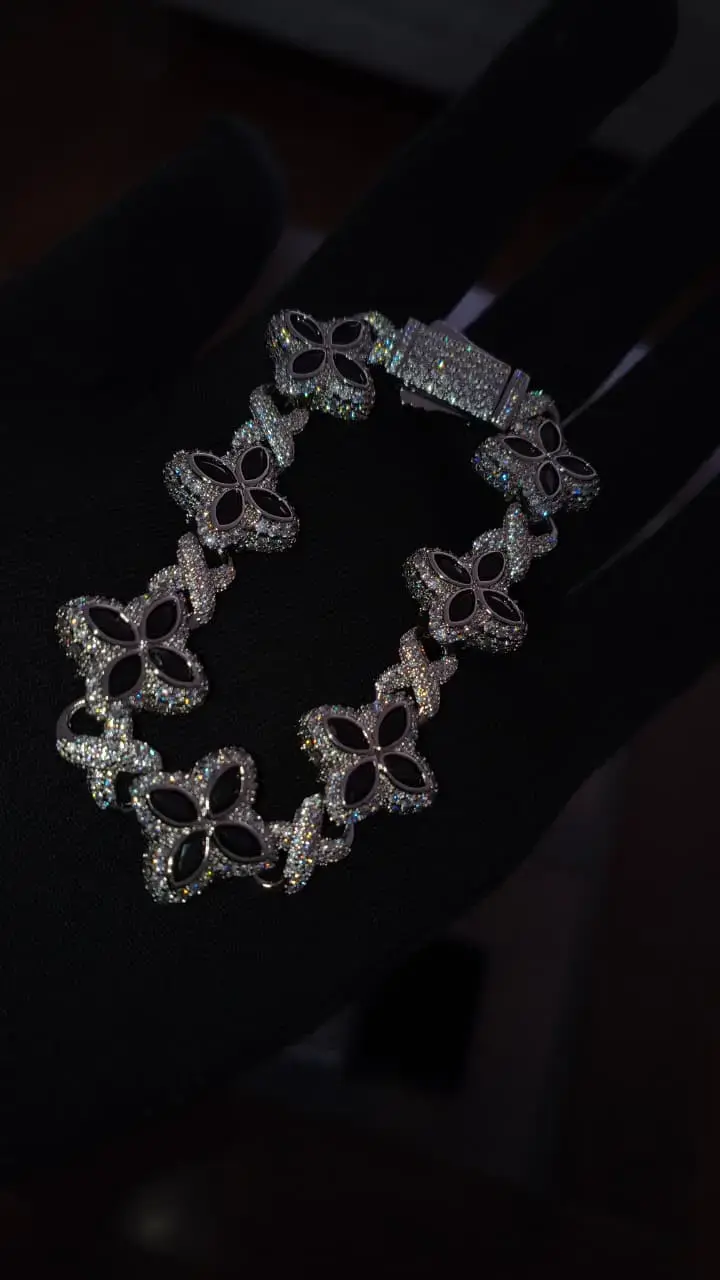 Pulsera de lujo Treboles 4 hojas con Circones 5A+ - 5