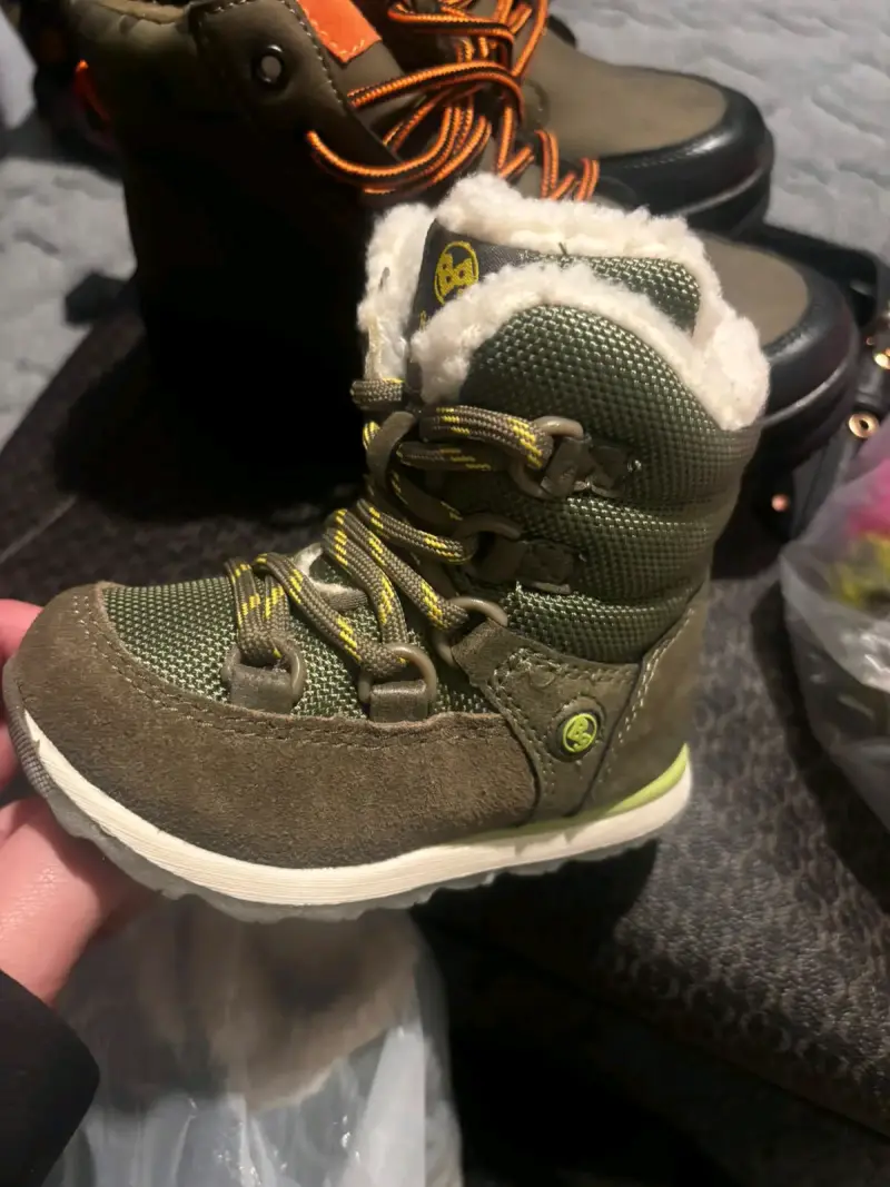Botas de invierno para niños color verde