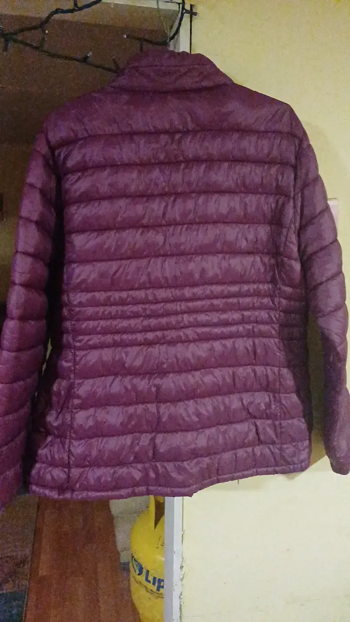 Chaqueta acolchada morada para mujer - 2