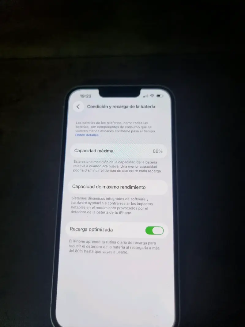 iPhone 13 Blanco en Buen Estado - 4