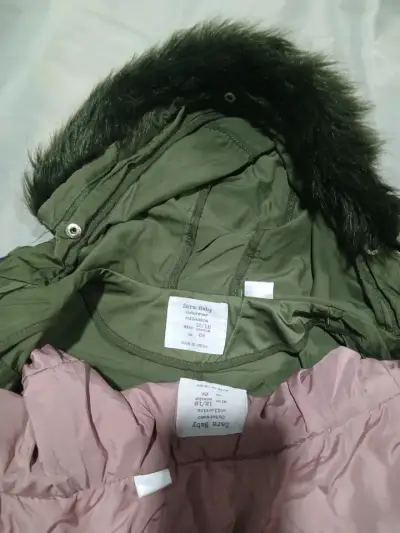 Parka infantil verde con capucha de piel sintética - miniatura 3