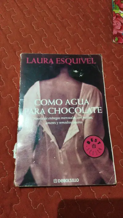 Libro 'Como Agua Para Chocolate' de Laura Esquivel - miniatura 1