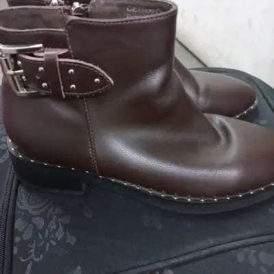 Botines de cuero marrón con tachas - miniatura 2