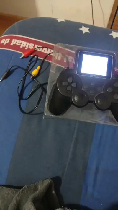 Consola portátil con 520 juegos clásicos - miniatura 2