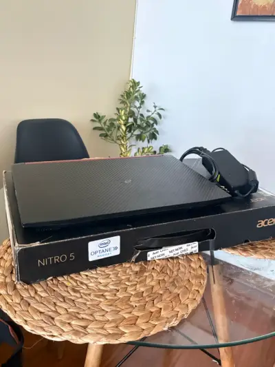 Laptop Acer Nitro 5 con Intel Optane - miniatura 3