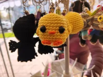 Muñeco de crochet payaso de terror hecho a mano - miniatura 6