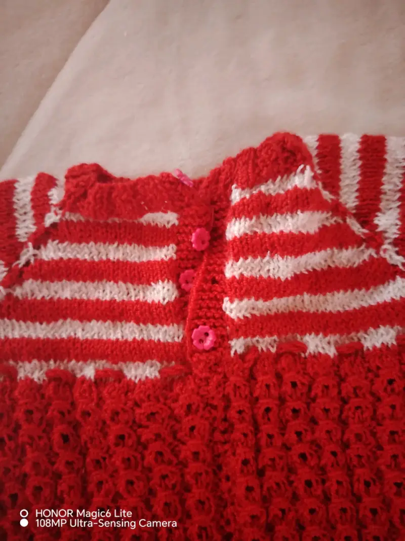 Vestido tejido rojo y blanco para niña - 2