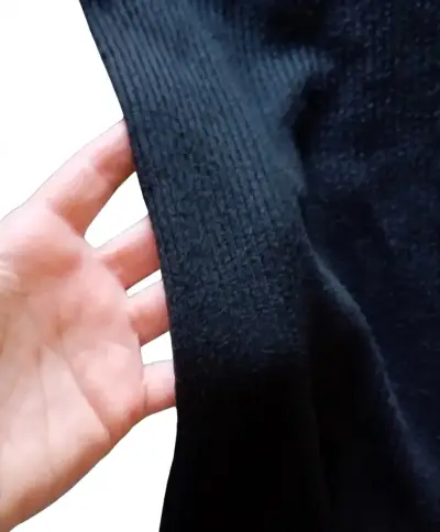 Suéter negro de punto para mujer - miniatura 4