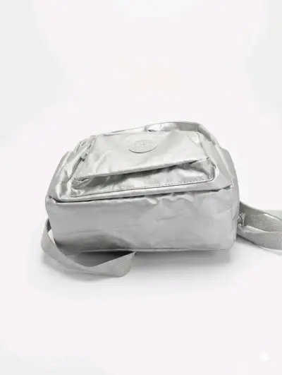 Mochila plateada con múltiples bolsillos - miniatura 4