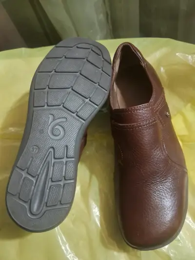 Zapatos de cuero marrón para mujer - miniatura 3