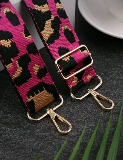 Correa ajustable con estampado animal print rosa - miniatura 2