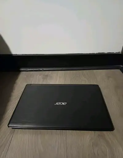 Laptop Acer  aspire 3 buen estado - miniatura 1
