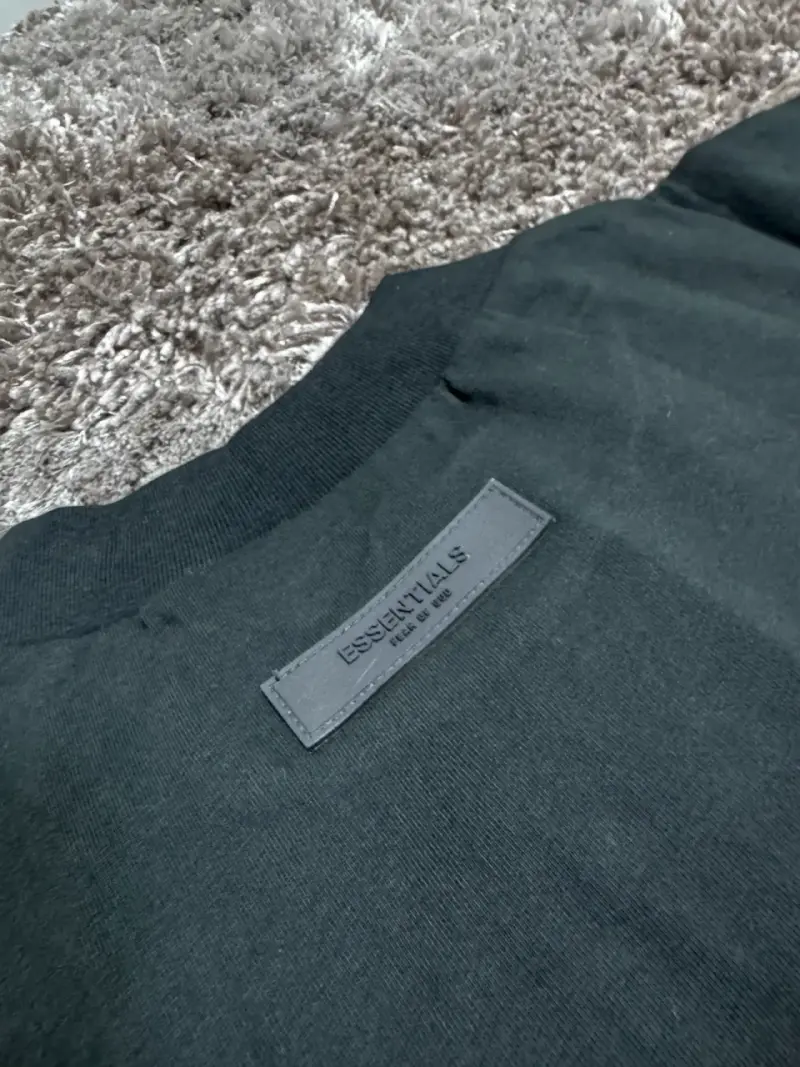 Polera Essentials Fear of God negra - 4