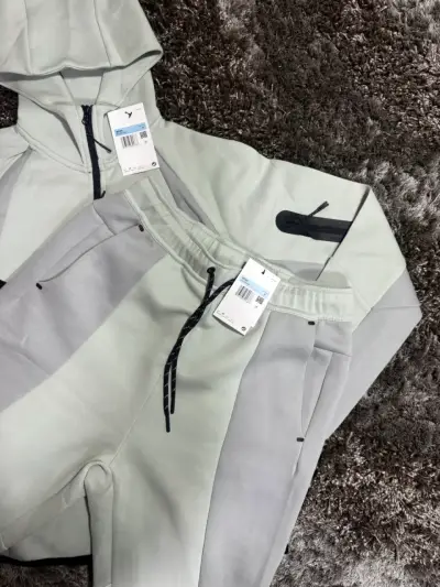 Conjunto Nike Tech SS26 - miniatura 2