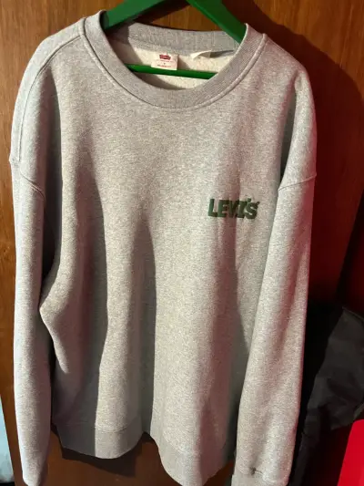 Polerón gris Levi's para hombre - miniatura 3