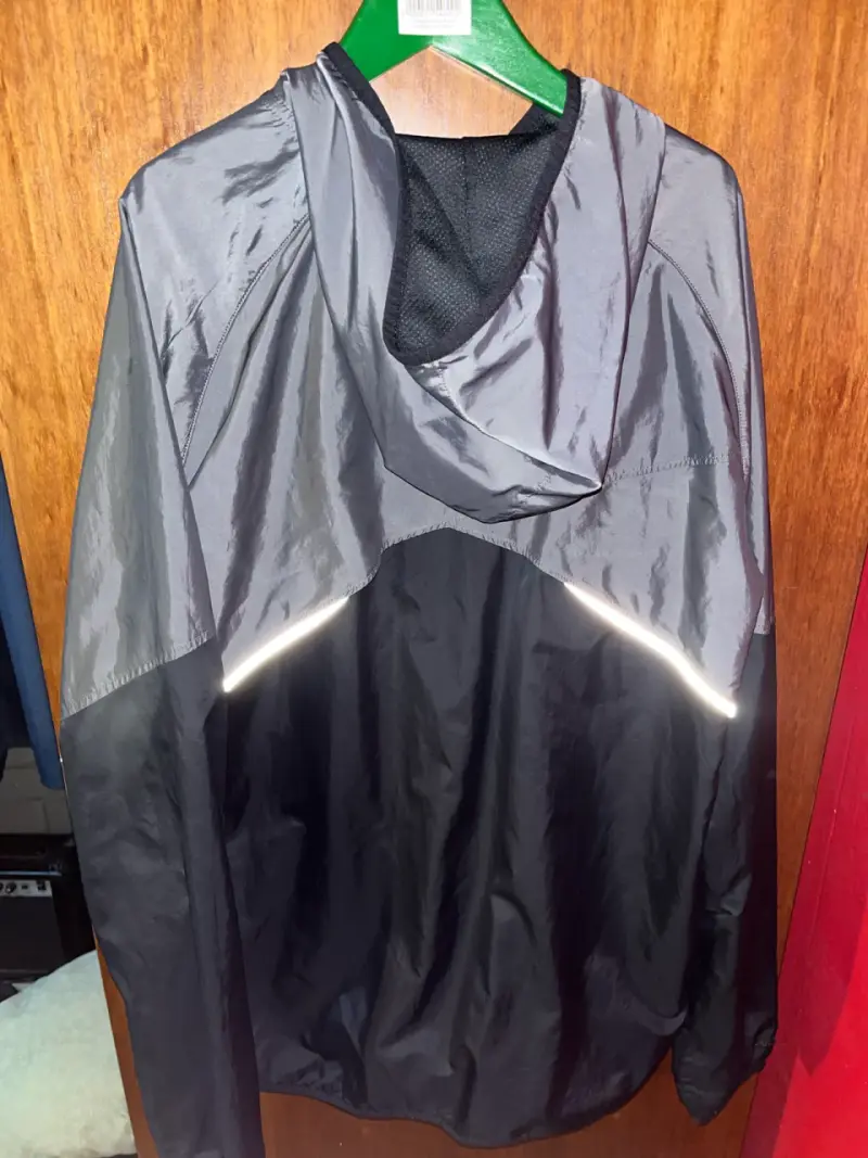 Chaqueta deportiva impermeable Under Armour gris - 3