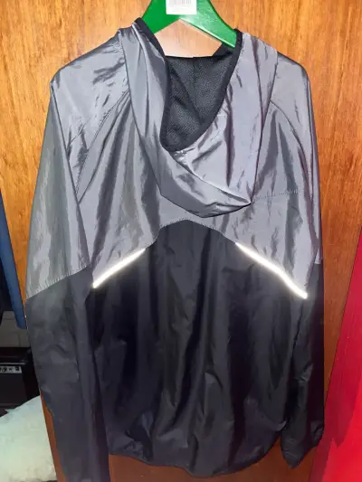 Chaqueta deportiva impermeable Under Armour gris - miniatura 3