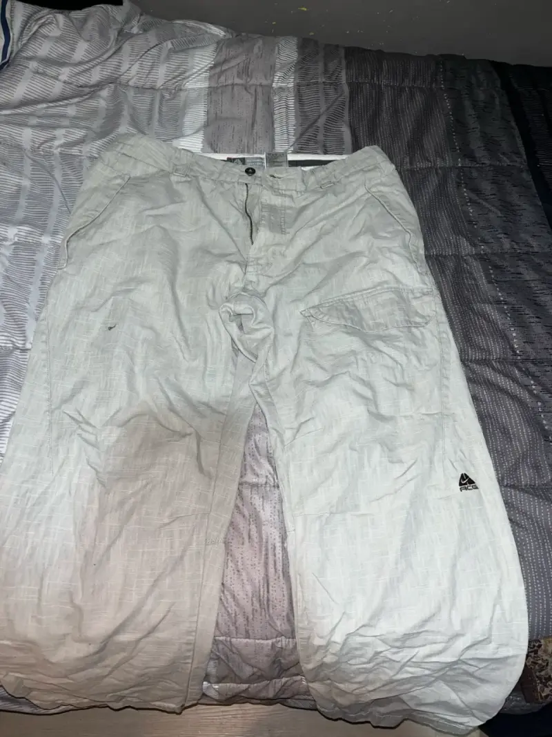 Pantalones cargo beige Nike ACG talla 34 - 2