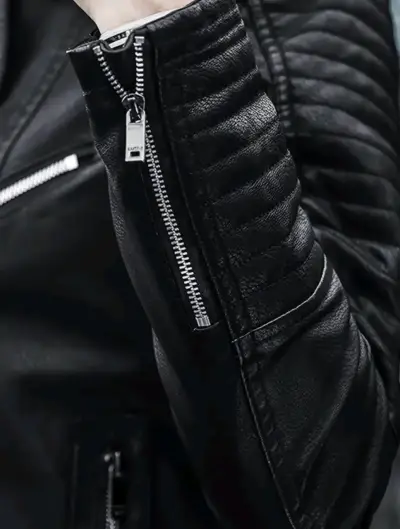 Chaqueta de cuero negra estilo motociclista - miniatura 4